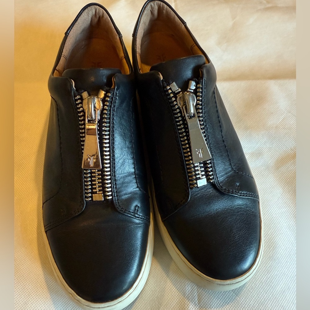 Frye / Lena Low Zip Leather Sneakers Black 7.5